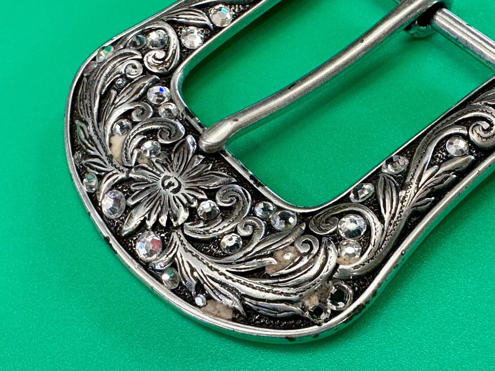 Ariat signed western ornate ranger silver tone belt buckle with Rhinestone's