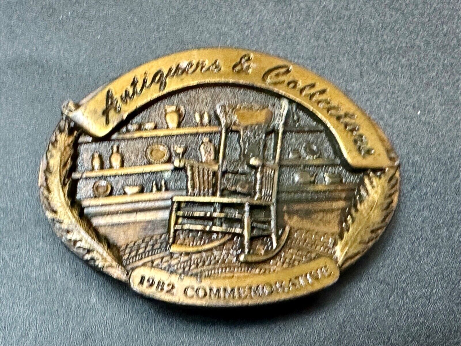 Antiques and collectables dealers 1982 Commemorative rocking chair belt buckle