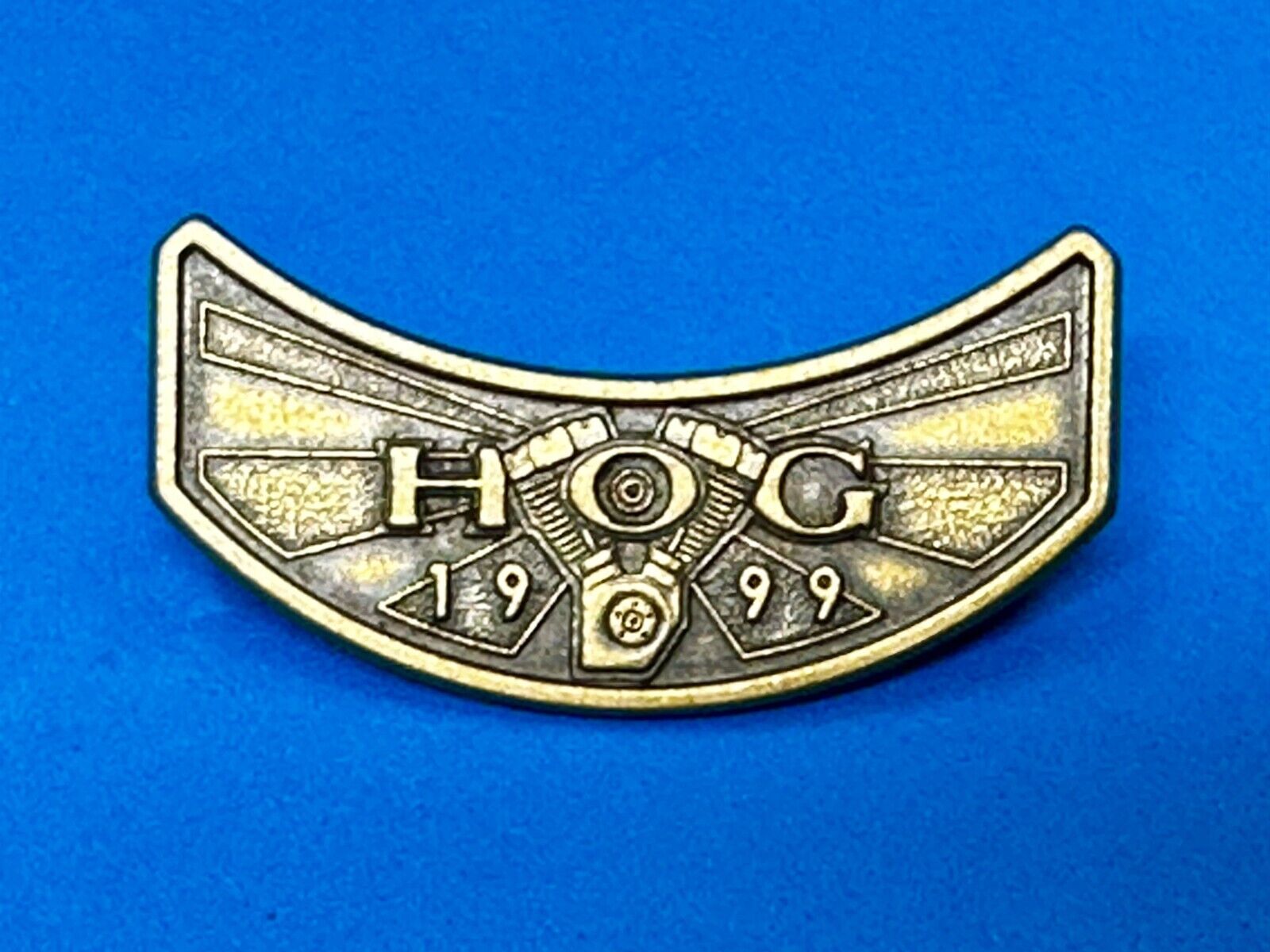 1999 Harley Davidson Owners Group HOG Pin for Jacket or Vest