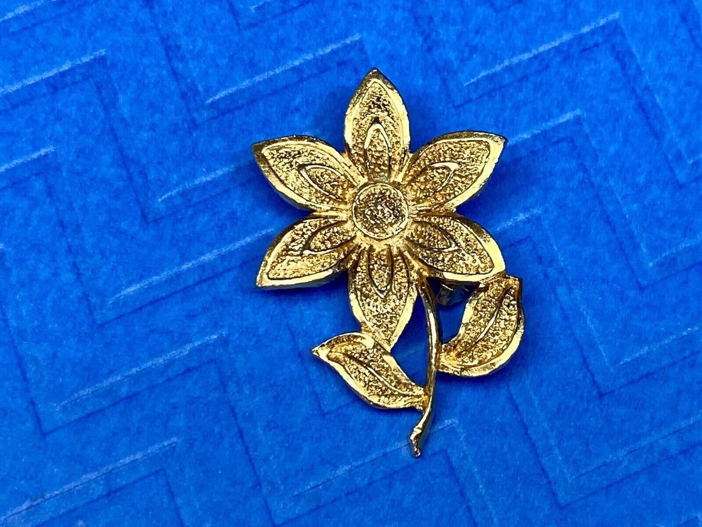 Vintage Gerry's Textured figural Flower Brooch Pin Goldtone Brooch