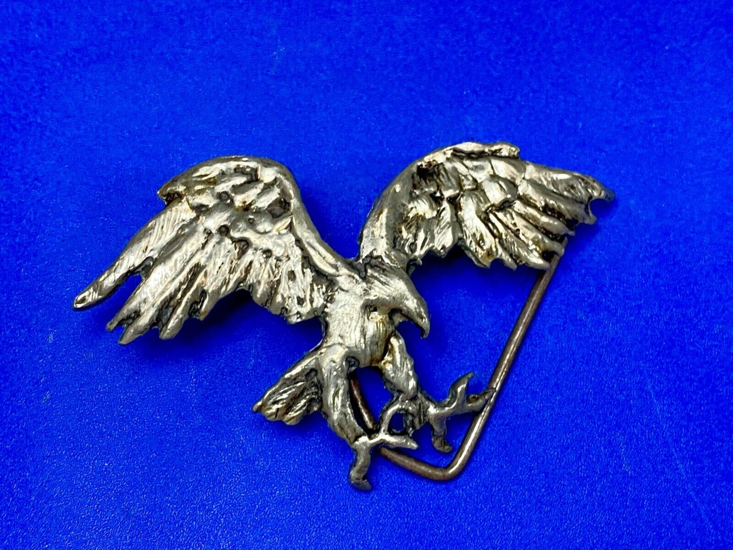 Vintage hunting diving American Eagle claws out figural cut out belt buckle