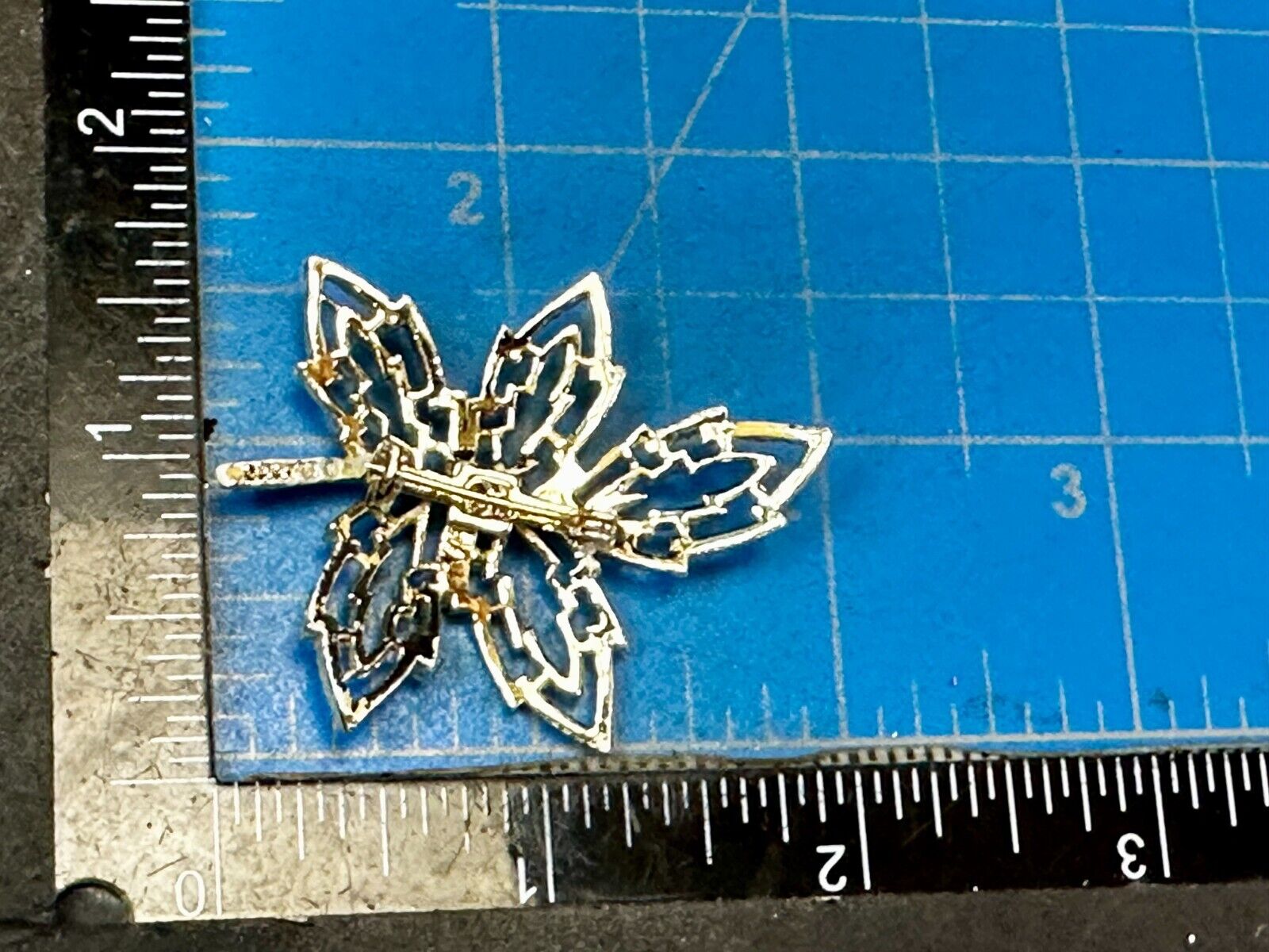 Artistic Maple Leaf Openwork Vintage Gold Tone Brooch Pin Signed by Gerrys