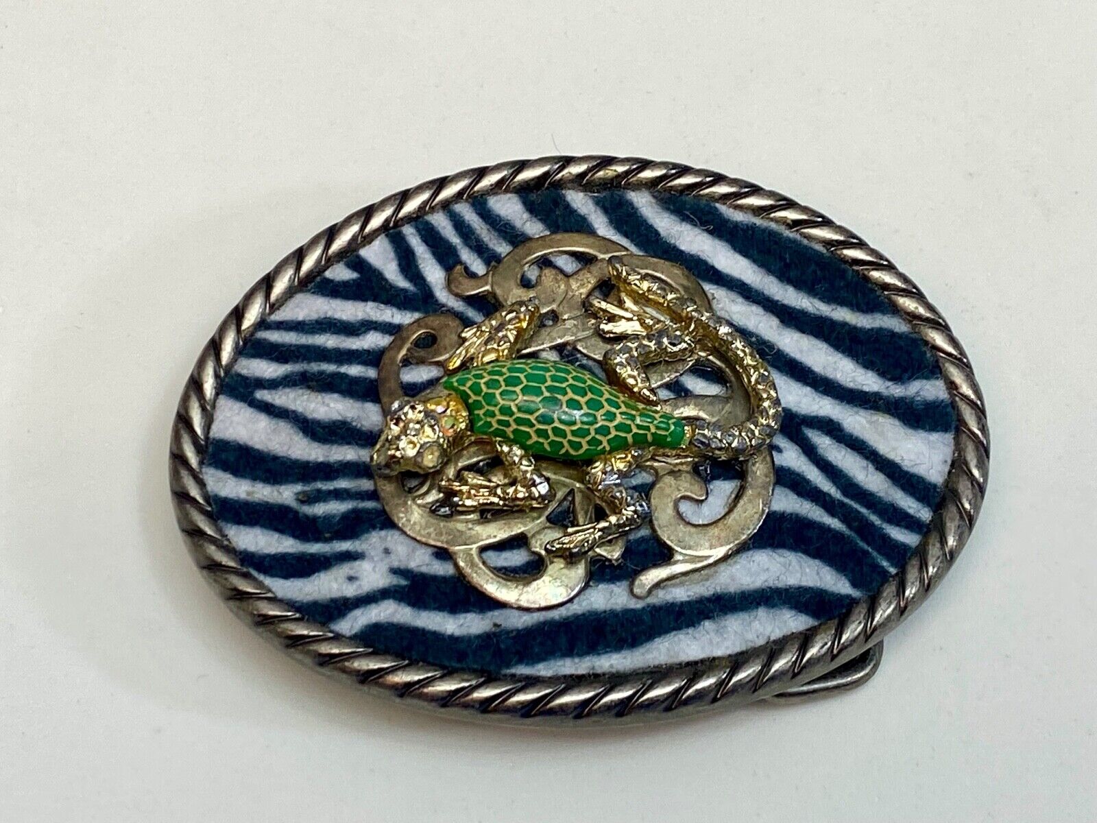 Unique!   Zebra Pattern Belt Buckle With Green Lizard ?Insect Bug? Center 