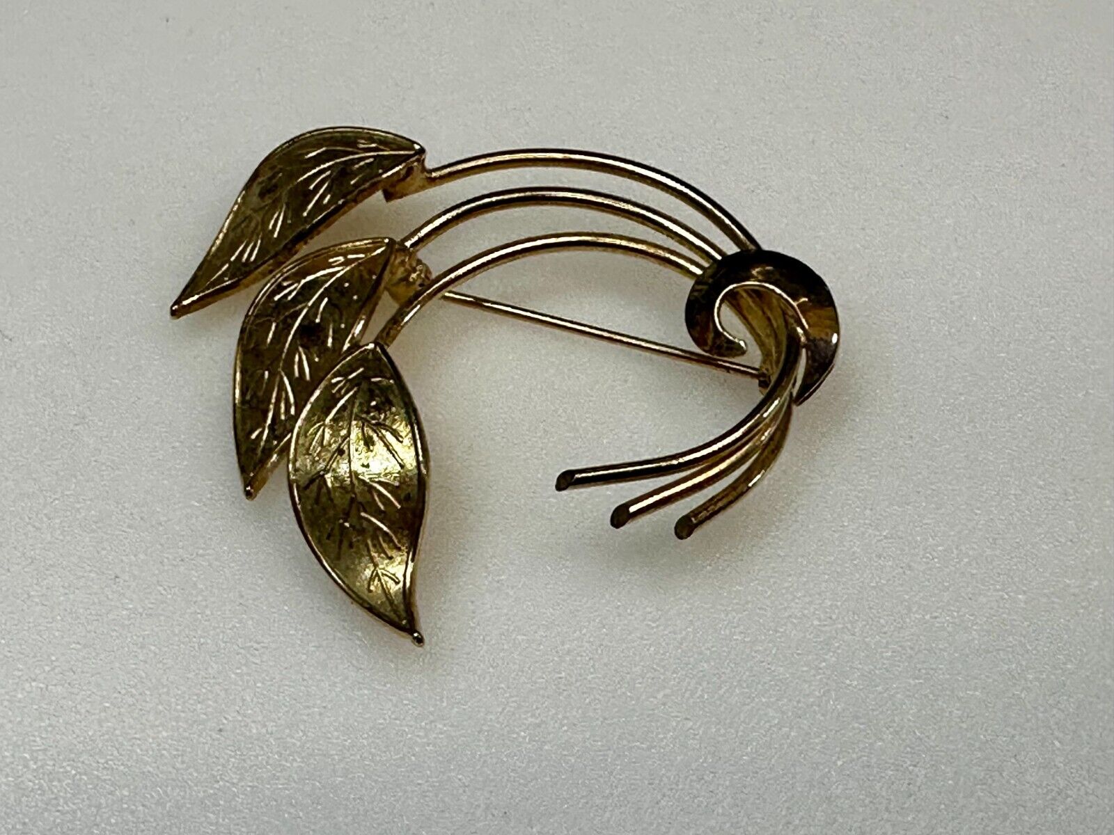 Three Curved Leaf with Tied Stem 2" Gold Tone Brooch Pin Signed by Coro
