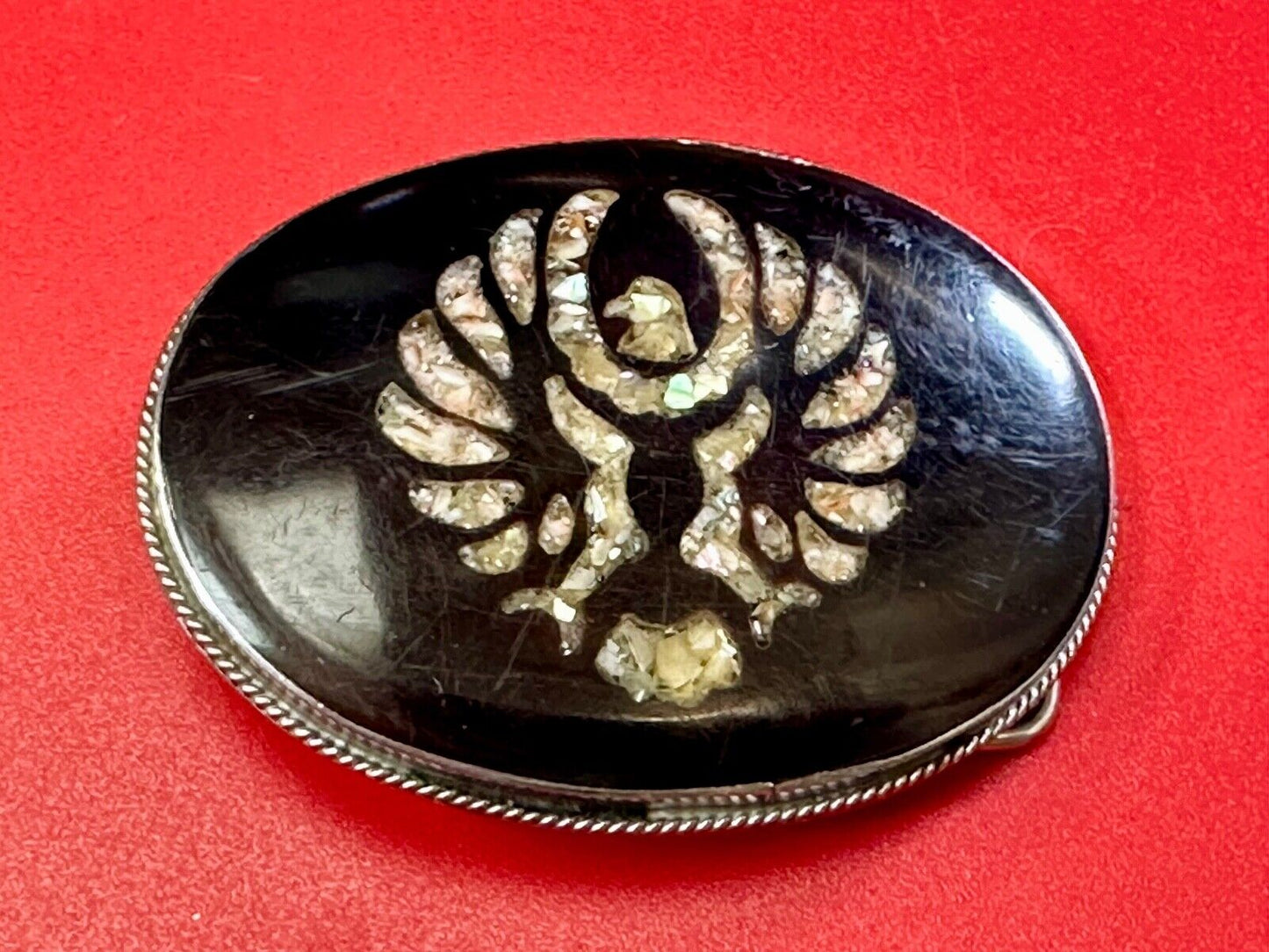 Beautiful Thunderbird Abalone Shell inlaid Vintage oval silver tone belt buckle
