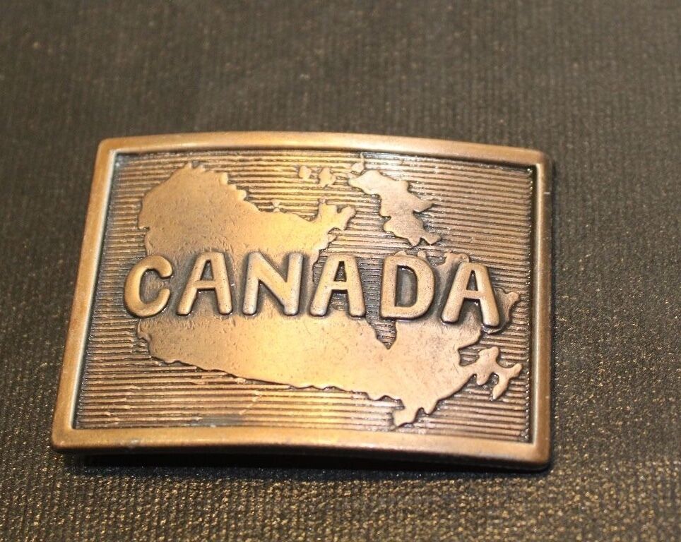  """"" CANADA***    SOUVENIR  BRASS TONE BELT BUCKLE