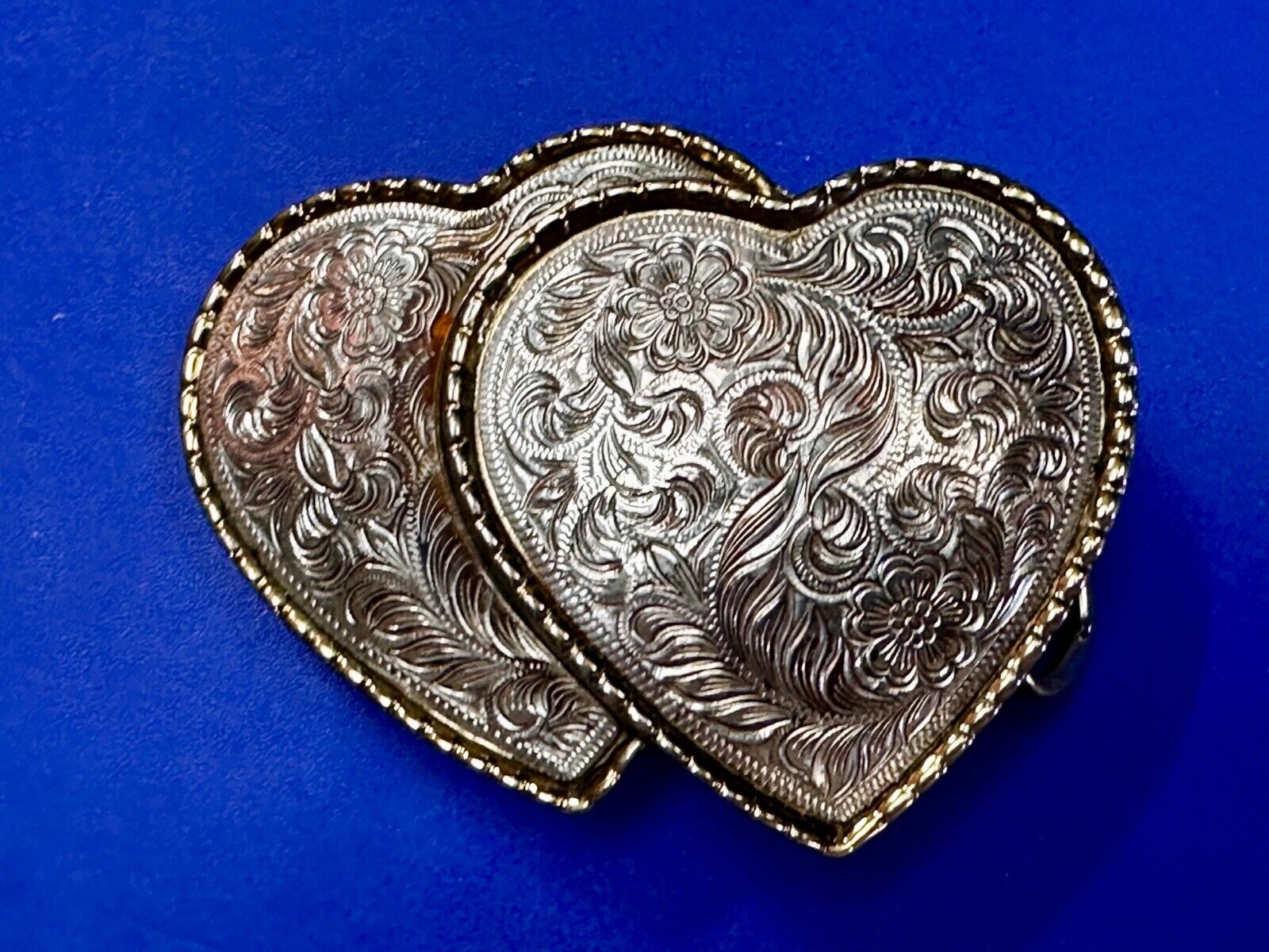 Twin Dual Hearts Flower Swirl Floral Theme Etched Western Belt Buckle W USA