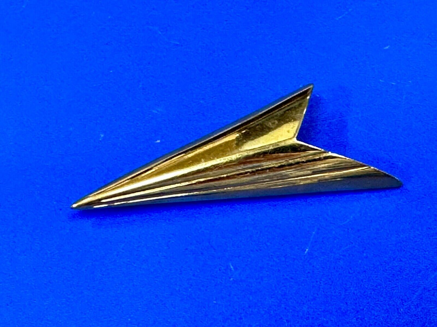 Art Deco Style 3" wide Arrow Napier signed vintage gold tone brooch pin