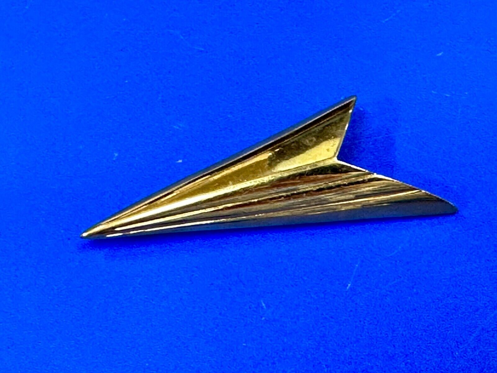 Art Deco Style 3" wide Arrow Napier signed vintage gold tone brooch pin