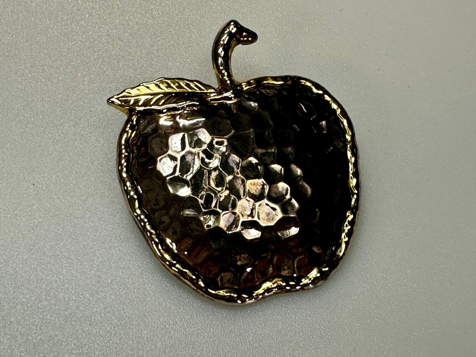 Apple Fruit Shape Hammered Texture Silver Tone Brooch Pin Signed by Best