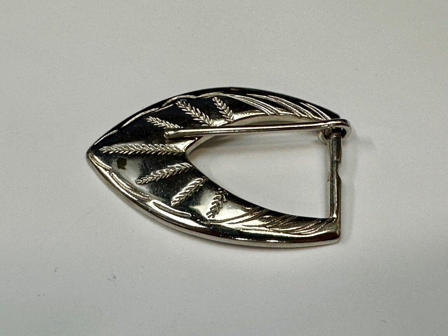 Vintage gold tone pointed Triangle Leaf theme replacement belt buckle