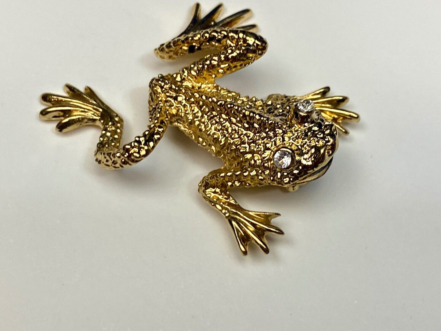 Vintage Danecraft Signed Gold Tone Frog Brooch with rhinestone eyes! 