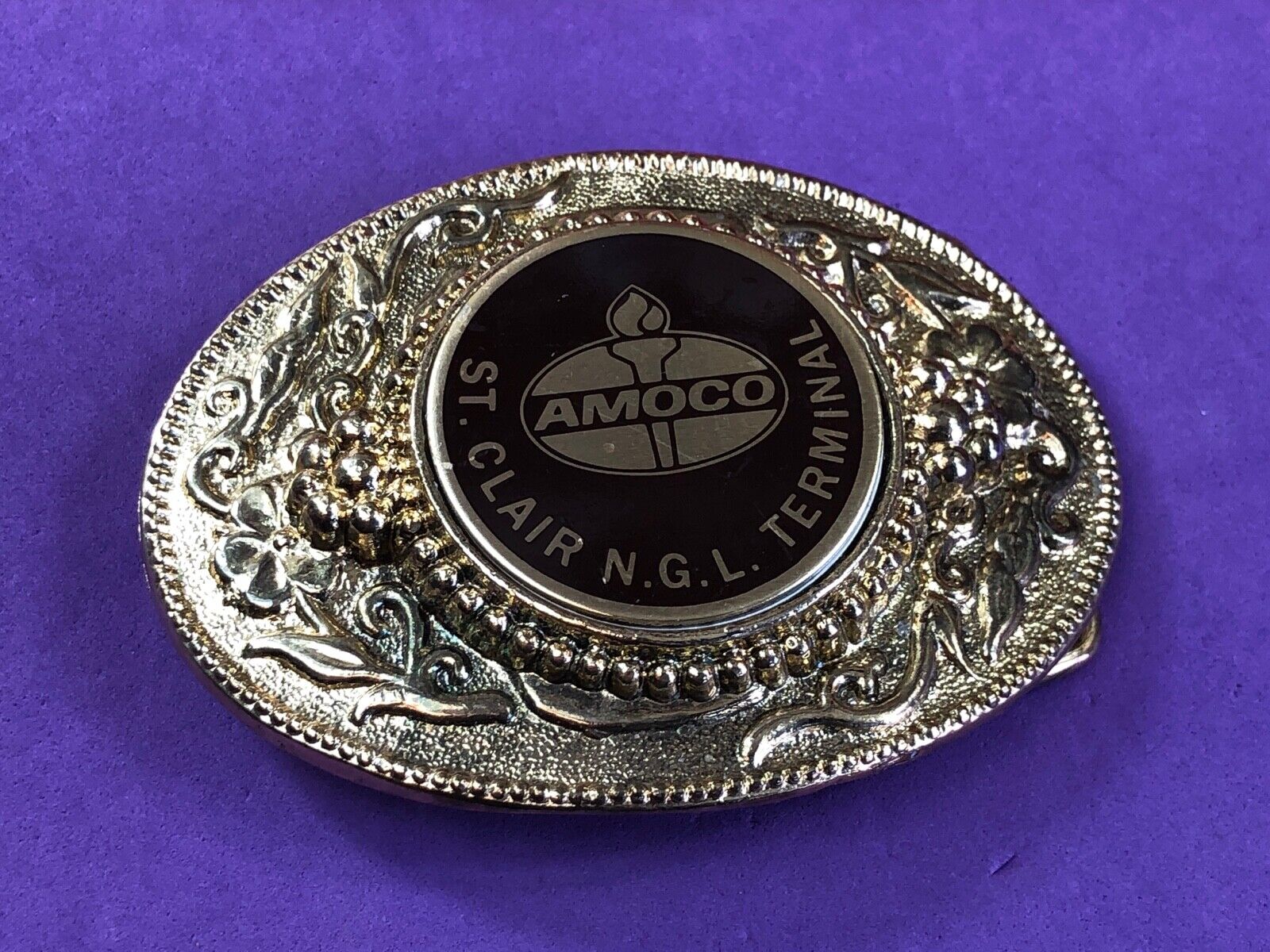 Beautiful  AMOCO Advertising  Center piece western Belt Buckle  rope boarder 