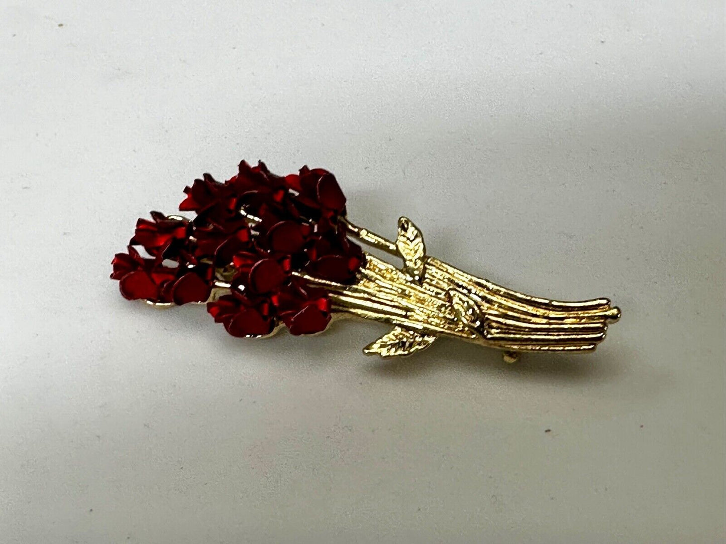 Valentines Day Gift! Red Roses Bouquet Gold Tone Brooch Pin Vintage Signed DM 97