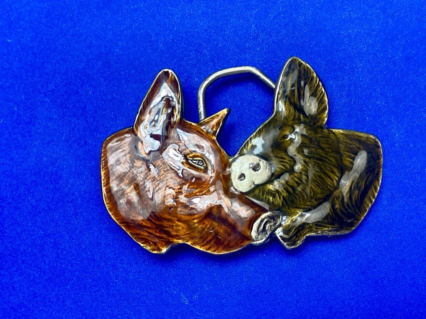 1979 Two Beautiful Pigs Swine Hogs being lovey Great American Belt Buckle