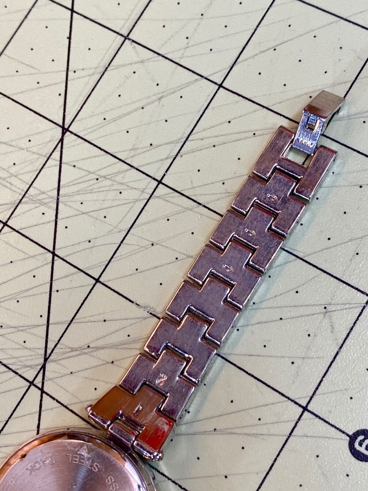 Unbranded Silver Tone Ladies Quartz Watch  - New Battery Working Well! 