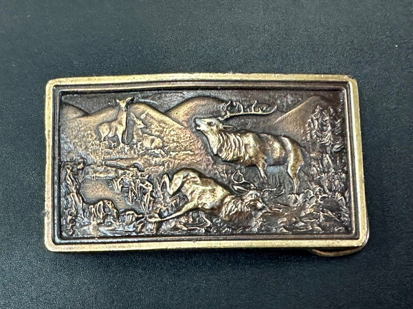 1977 MOOSE AND FALLEN ELK VINTAGE HUNTING THEME BERGAMOT BELT BUCKLE