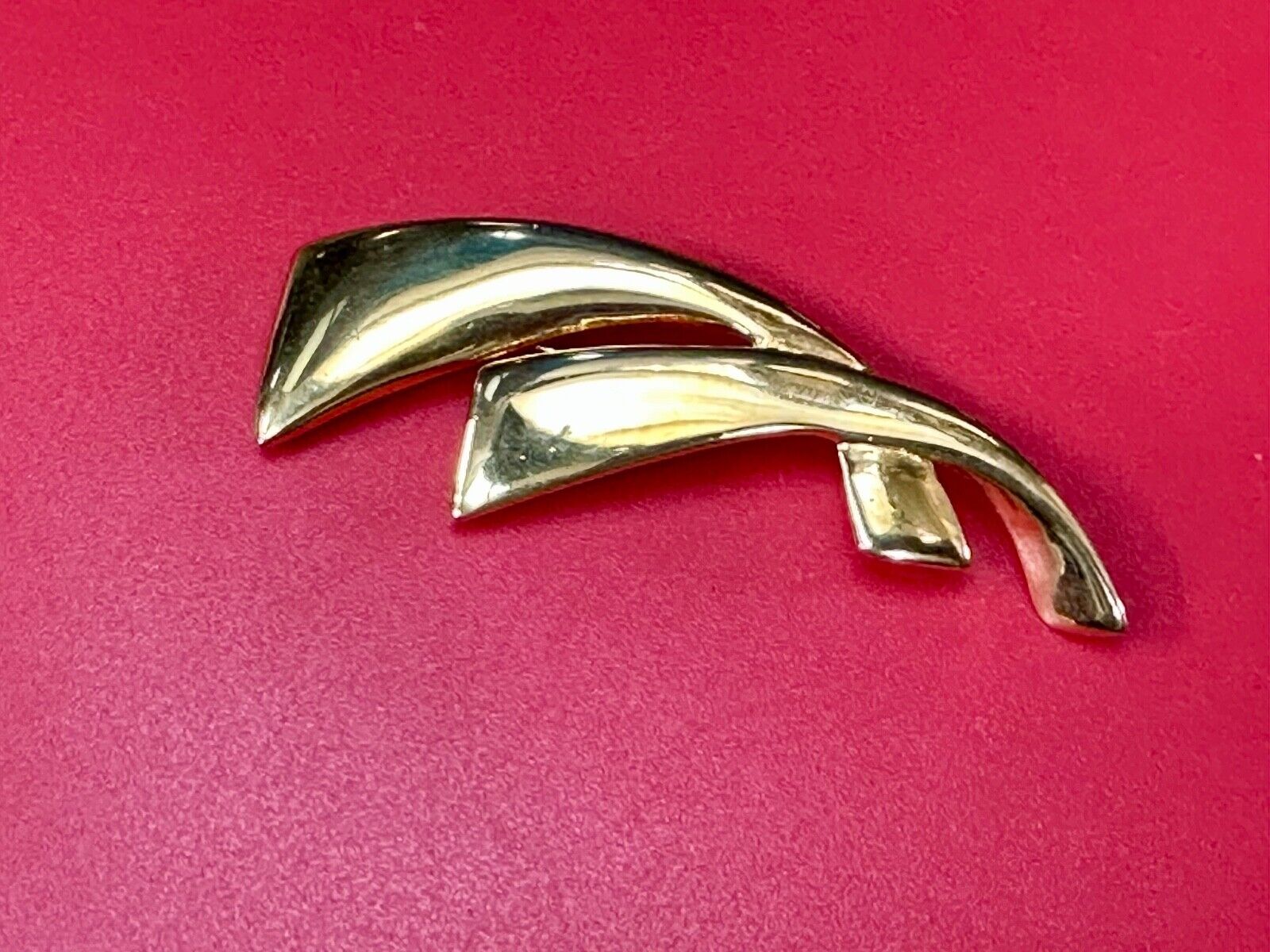 Two curved bars - vintage Napier signed gold tone brooch pin