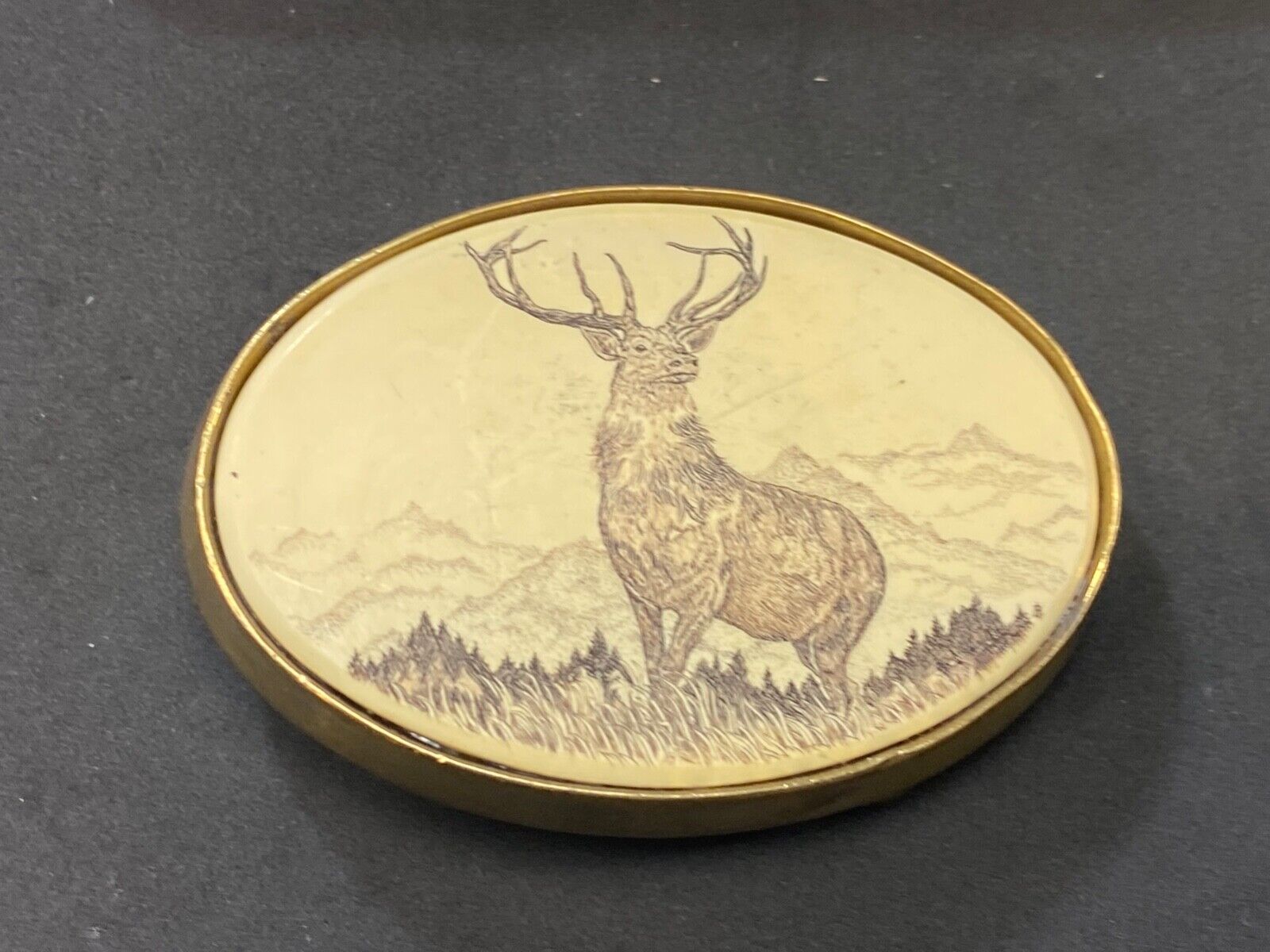 Vintage 1983 Barlow DEER Buck in nature Mountains with huge rack belt buckle