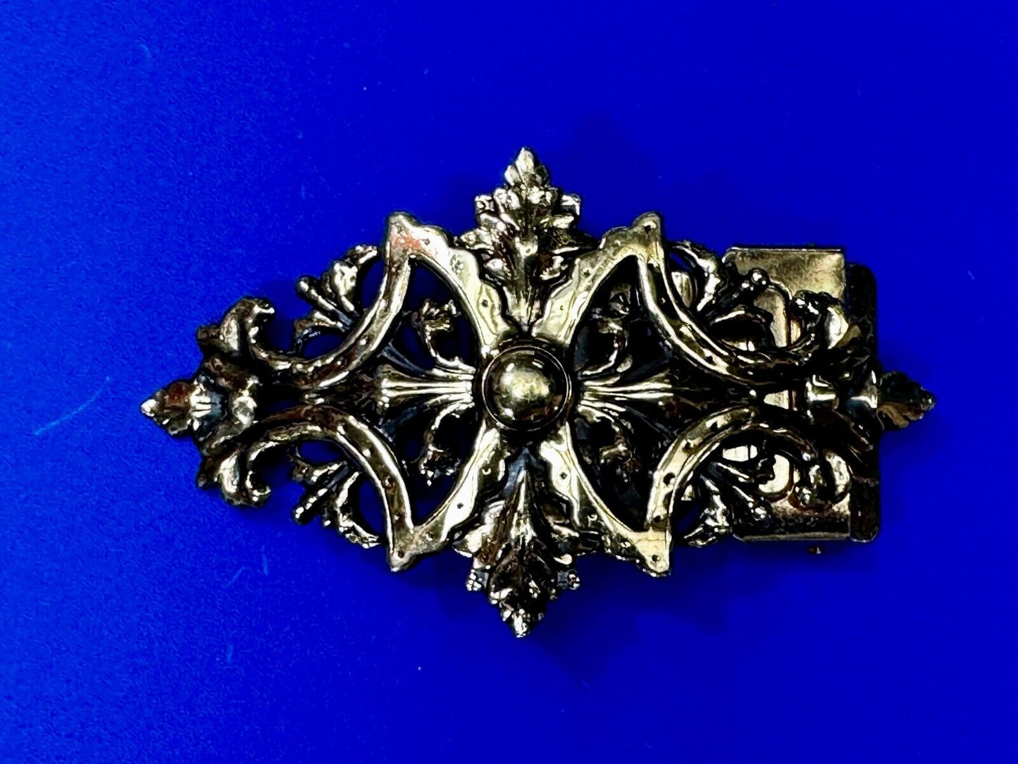 Victorian Style Filigree with Large Gold Tone Leaves Vintage Belt Buckle