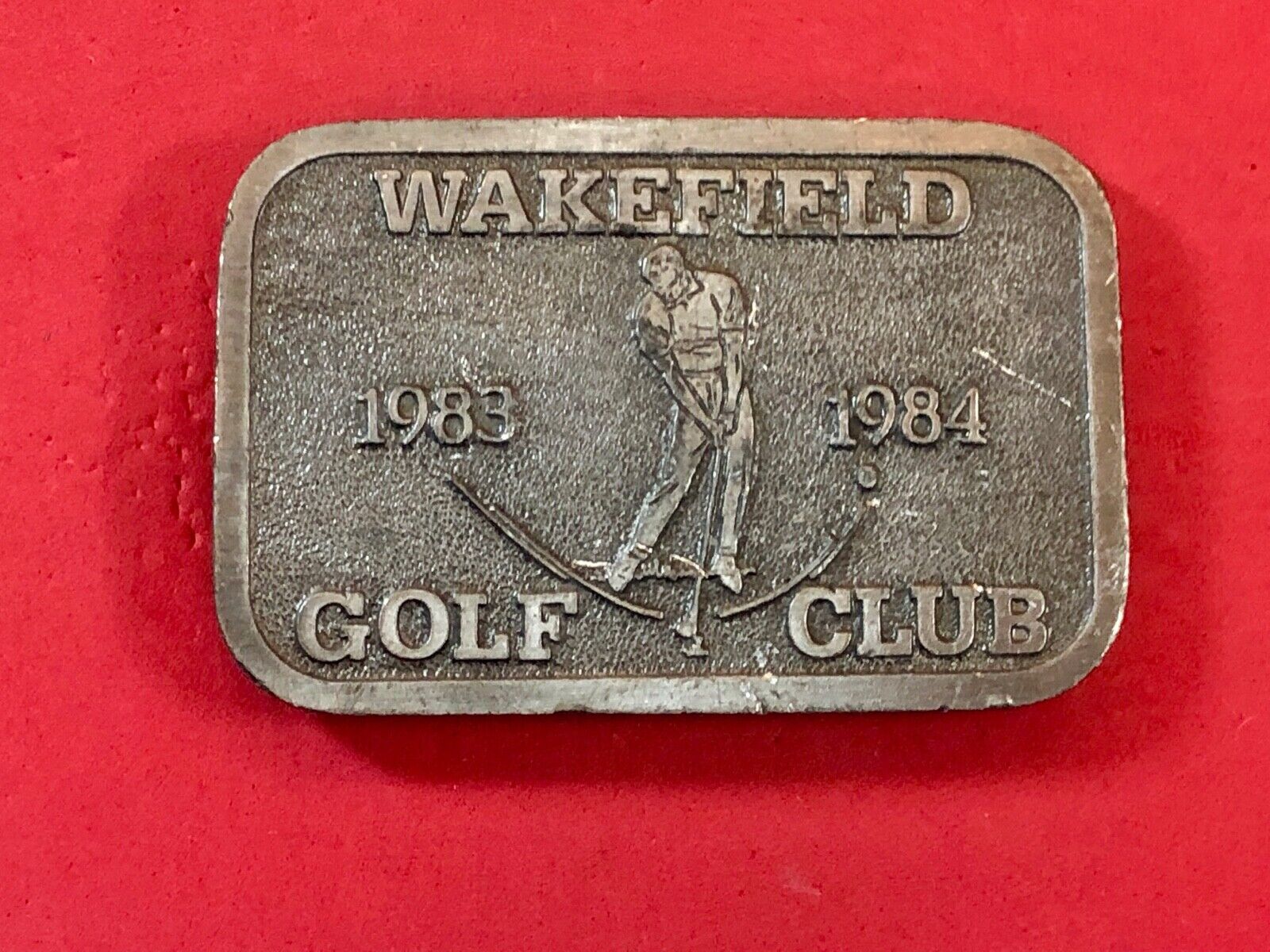 Vintage 1984 - WAKEFIELD golf country club belt buckle