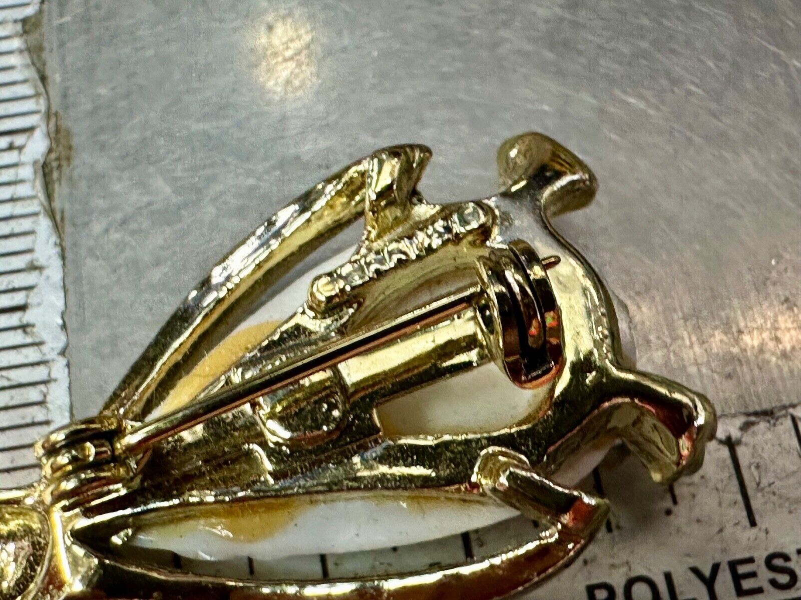 Adorable Penguin Gerrys vintage gold tone white belly brooch pin