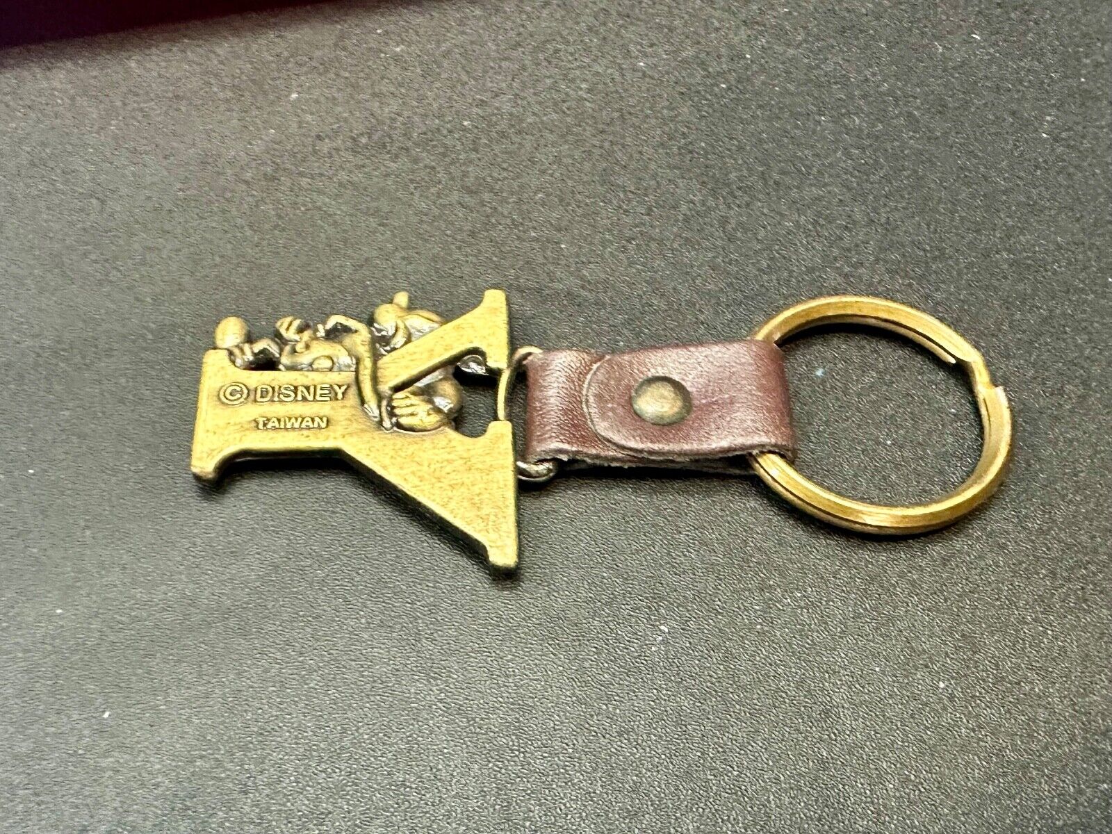 VINTAGE LETTER INITIAL Y  MICKEY MOUSE DISNEY KEYCHAIN BRASS and LEATHER FOB