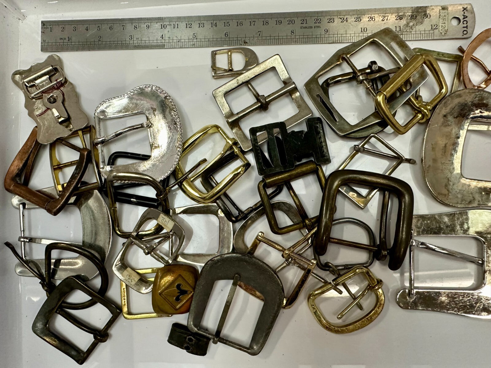33 Piece Mixed Lot, Grab Bag - Resale Gifts! Vintage & Modern Belt Buckles 