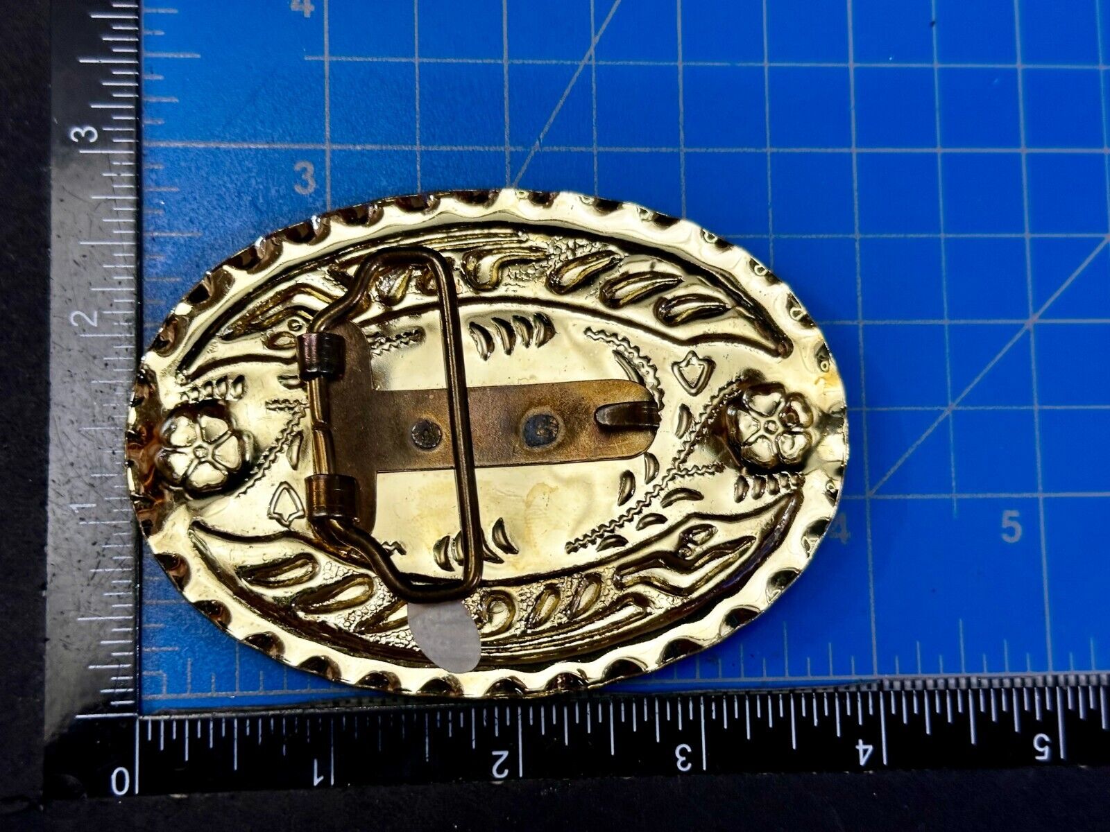 American Bald Eagle Flying Hunting Soaring Ornate Gold Color Western Belt Buckle