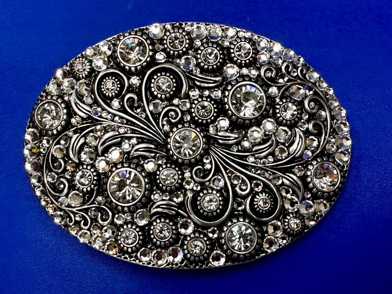 Beautiful Sparkling Rhinestone Accented Leaf Swirl Western Fashion Belt Buckle