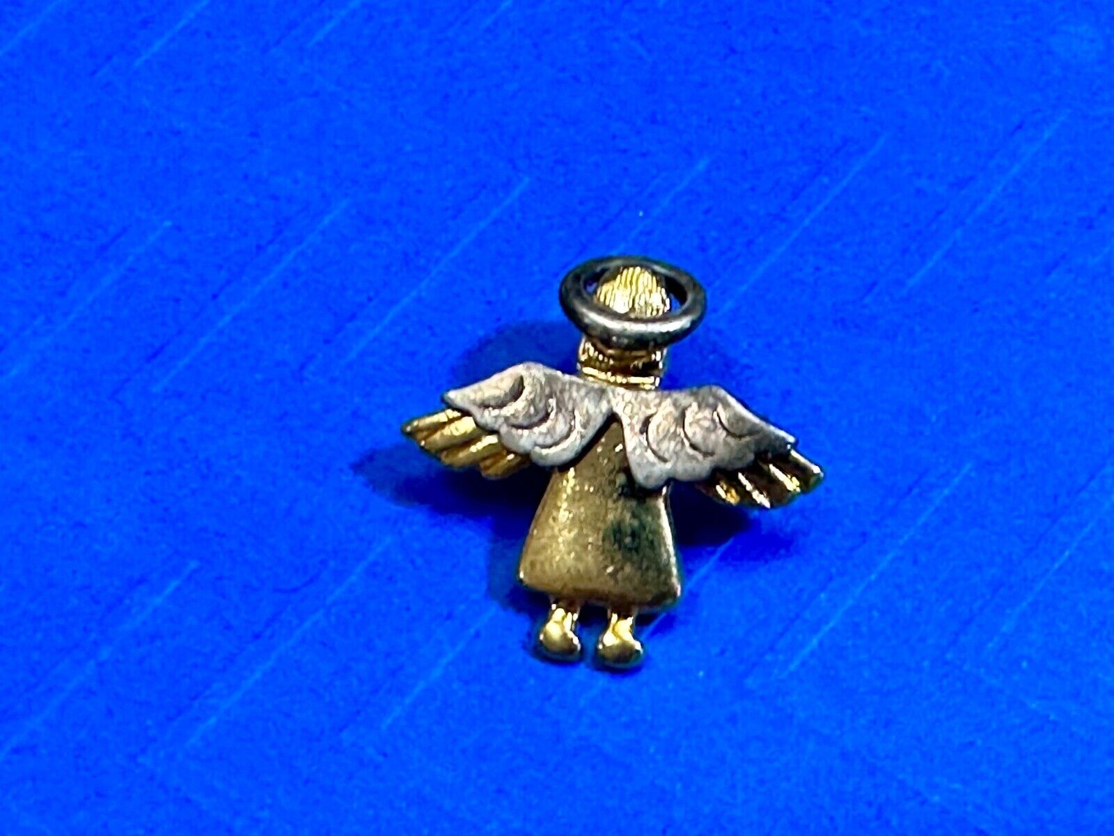 Angel Flying Away!   Vintage two tone Adorable small Vintage pin brooch