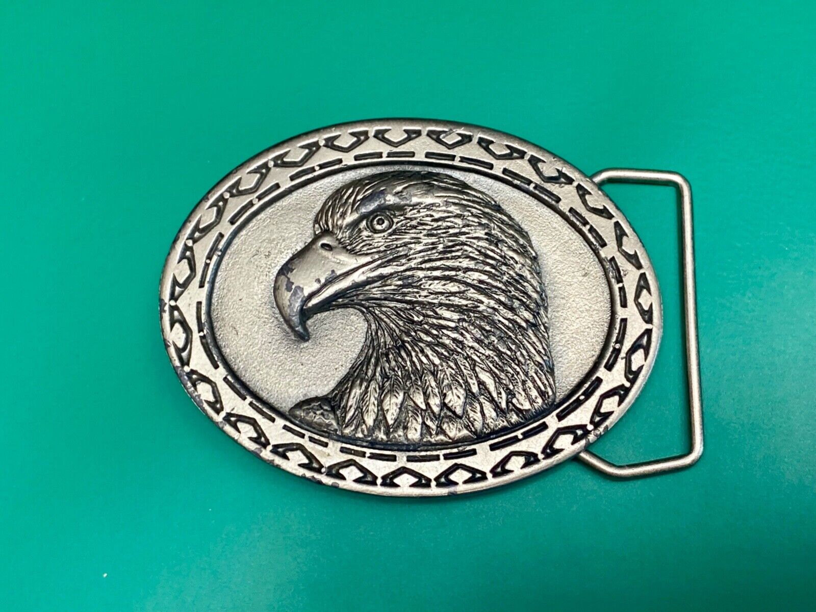 American Bald Eagle bust head with sharp beak Colorado silver star belt buckle