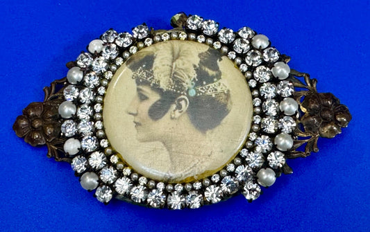 Victorian Woman Painting Cameo Vintage W Belt Buckle - Missing Rhinestone's
