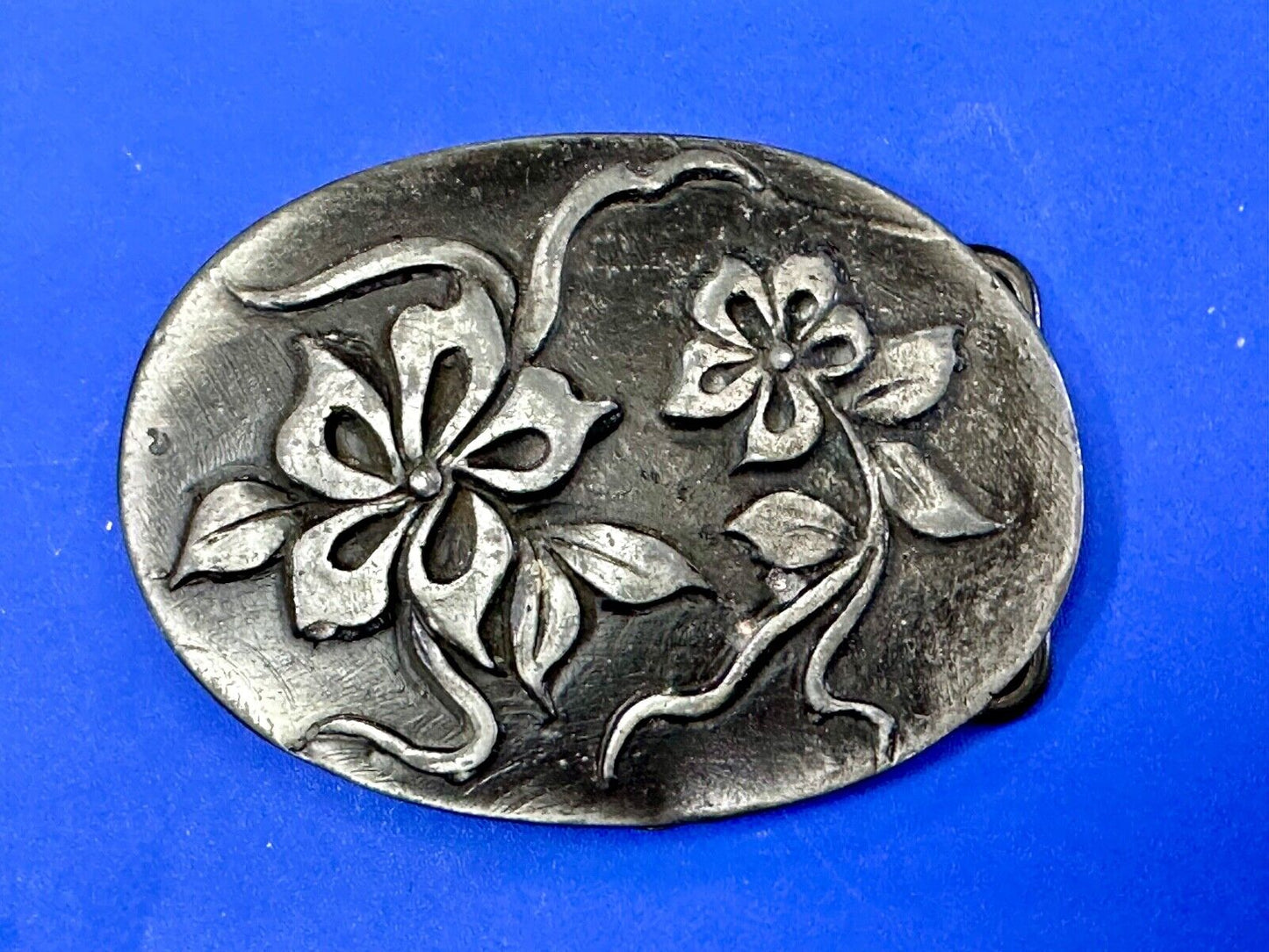Artisan Pewter? Flower theme belt buckle  - Beautiful and unique!
