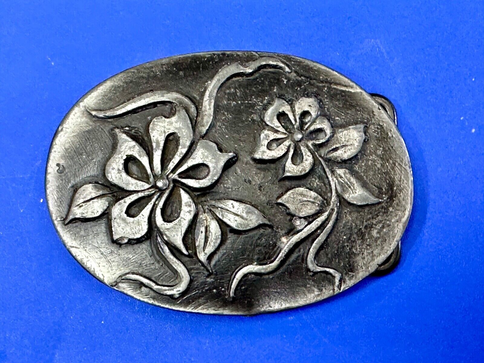 Artisan Pewter? Flower theme belt buckle  - Beautiful and unique!